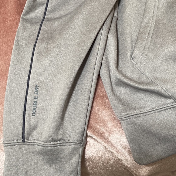 MINT CONDITION. Men’s Champion “Double Dry” Hoodie - Picture 3 of 5